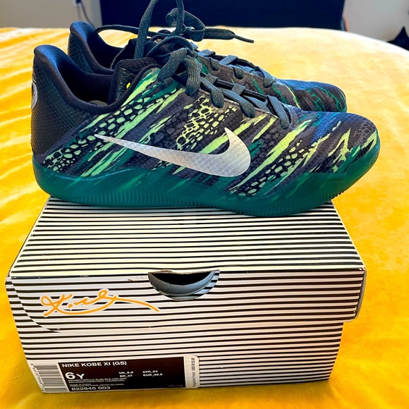 Nike Kobe XI - Picture 1 of 6